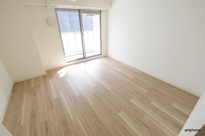 ディームス江坂の居間