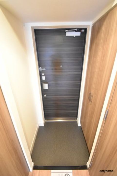 プレサンス新大阪ザシティの玄関