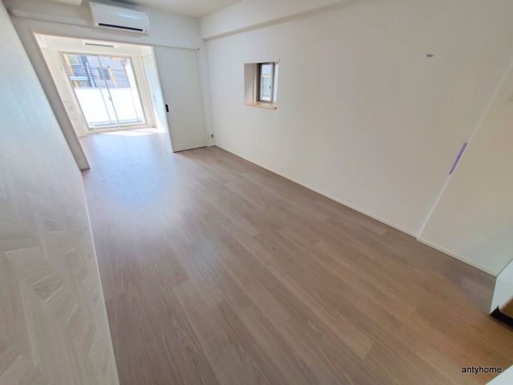 スプランディッド江坂DUEの居間