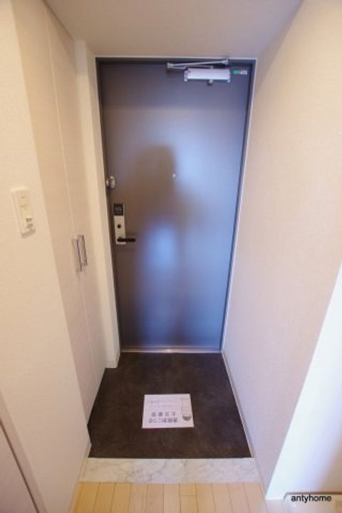 エスリード京橋ステーションプラザの玄関