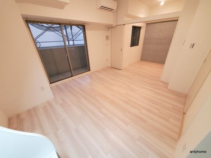 大阪府吹田市江坂町2丁目(マンション)の賃貸物件の居間