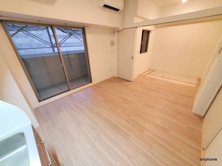 大阪府吹田市江坂町2丁目(マンション)の賃貸物件の居間