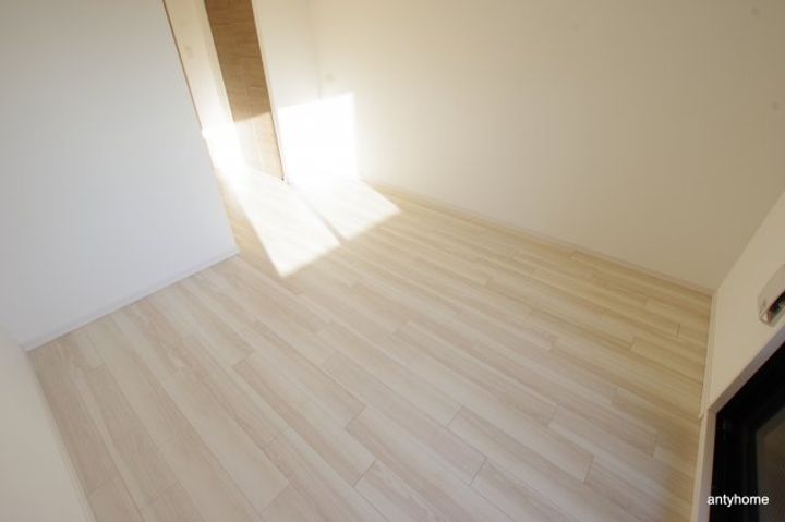 S-RESIDENCE新大阪WESTの居間