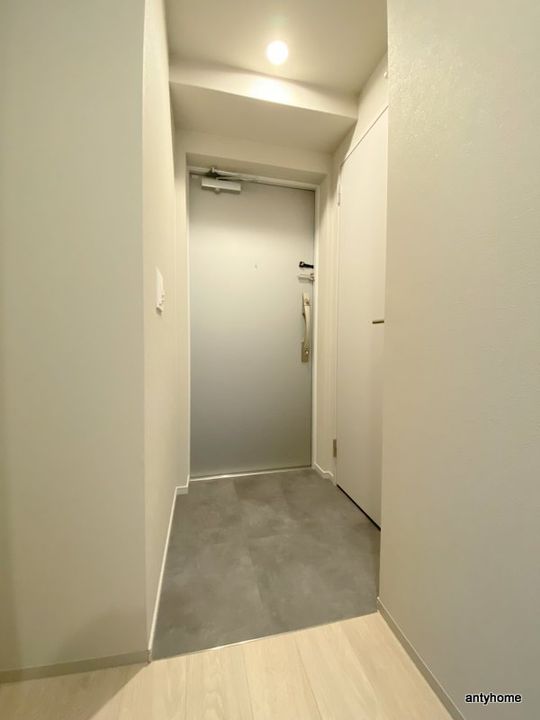 TOPAZ江坂の玄関