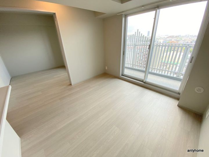 TOPAZ江坂の居間