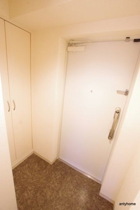 大阪府大阪市淀川区木川東4丁目(マンション)の賃貸物件の玄関