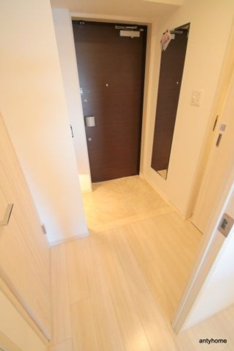 プレジオ江坂2の玄関