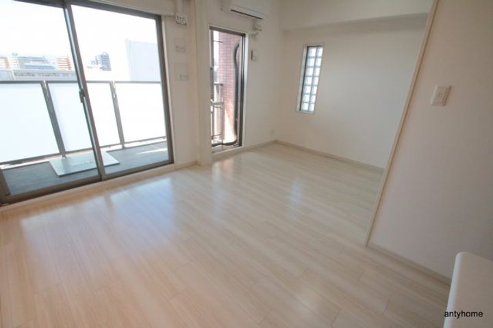 プレジオ江坂2の居間