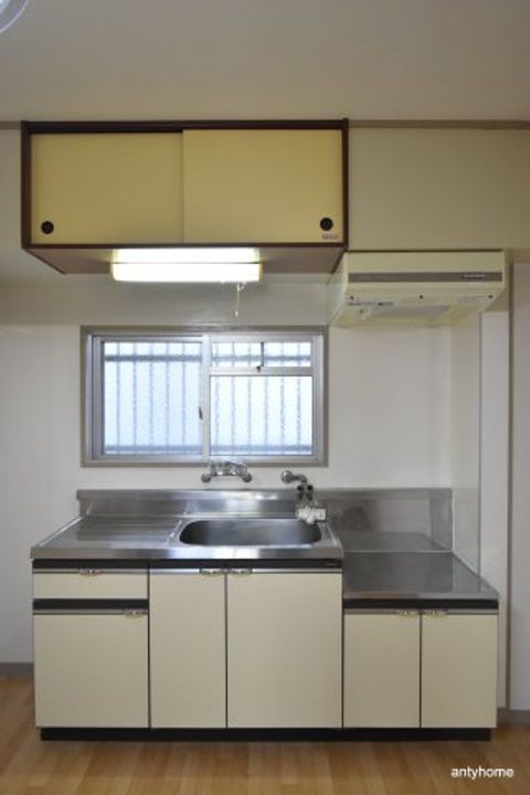 大阪府吹田市江坂町1丁目(マンション)の賃貸物件のキッチン