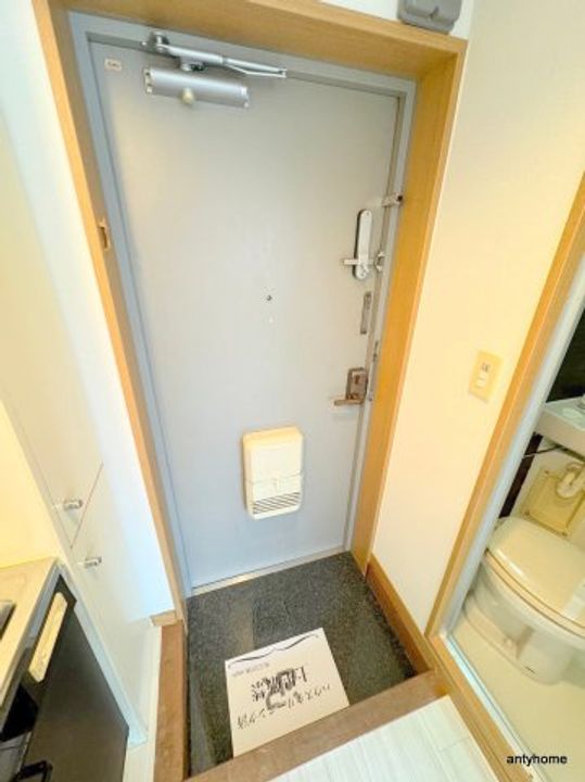大阪府吹田市泉町2丁目(マンション)の賃貸物件の玄関