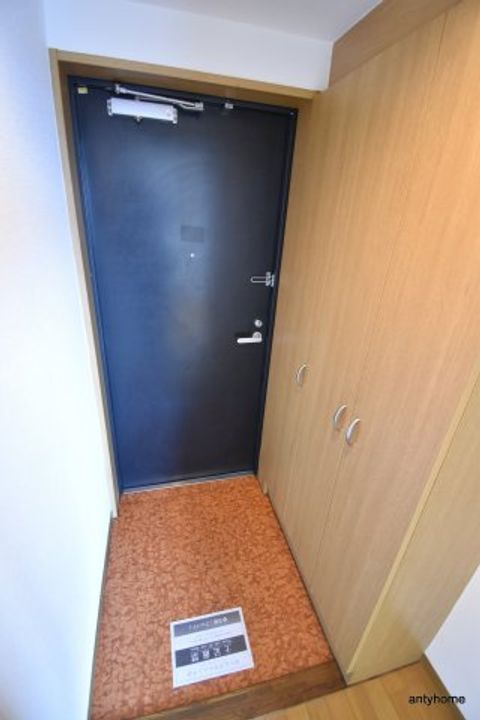 大阪府吹田市江の木町(マンション)の賃貸物件の玄関