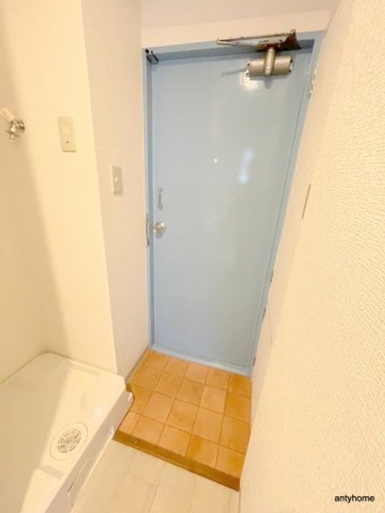 大阪府吹田市江坂町1丁目(マンション)の賃貸物件の玄関