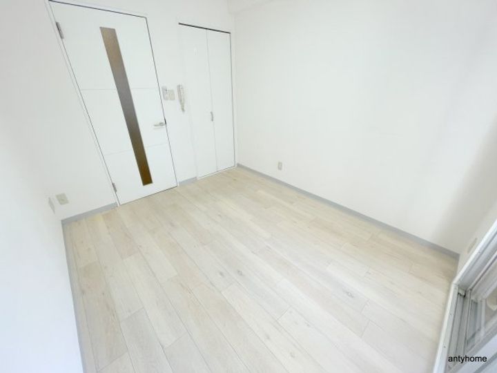大阪府吹田市江坂町1丁目(マンション)の賃貸物件の居間