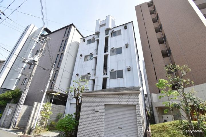 メゾン江坂の外観