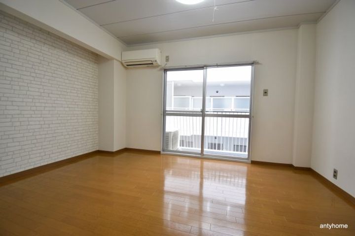 メゾン江坂の寝室