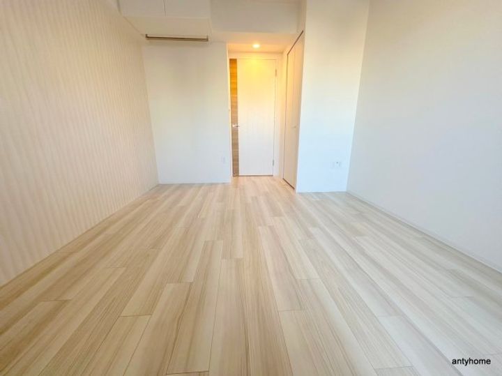 セレニテ本町東リアンの居間