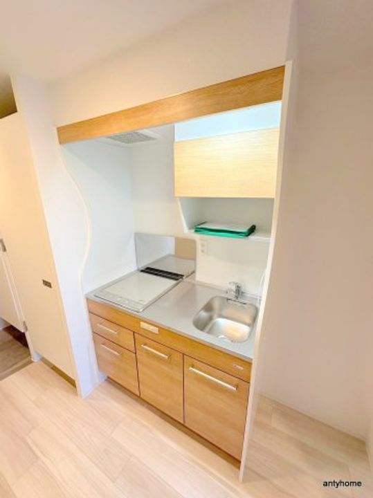 セレニテ本町東リアンのキッチン