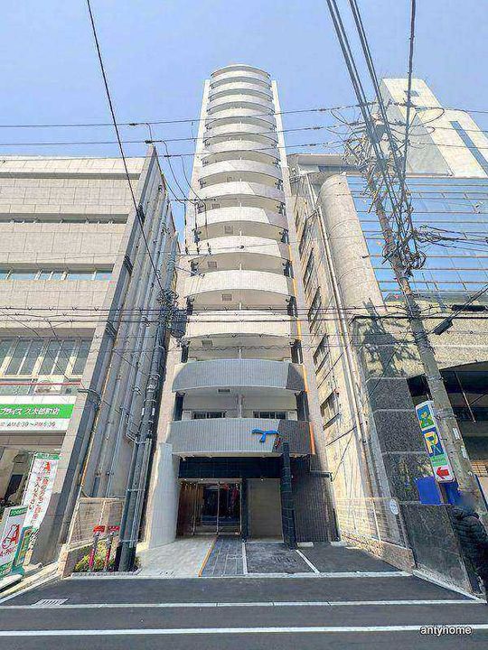 セレニテフラン本町の外観