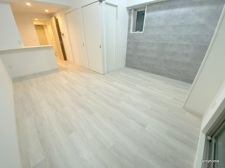 セレニテフラン本町の居間
