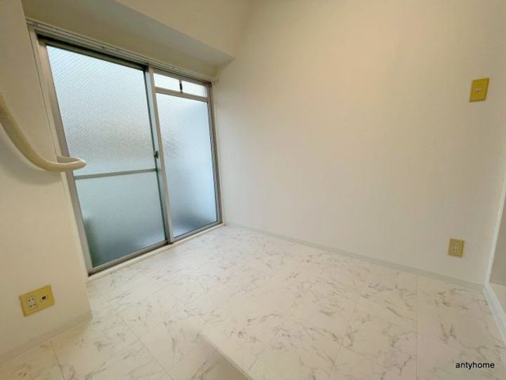 R-CUBE新大阪の寝室