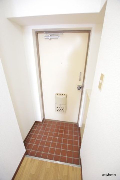 新大阪グランドハイツ北の玄関