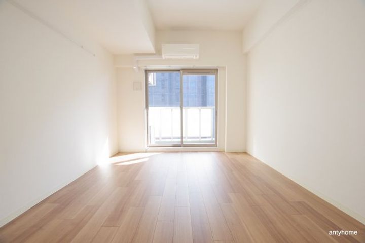 ディームス江坂の居間