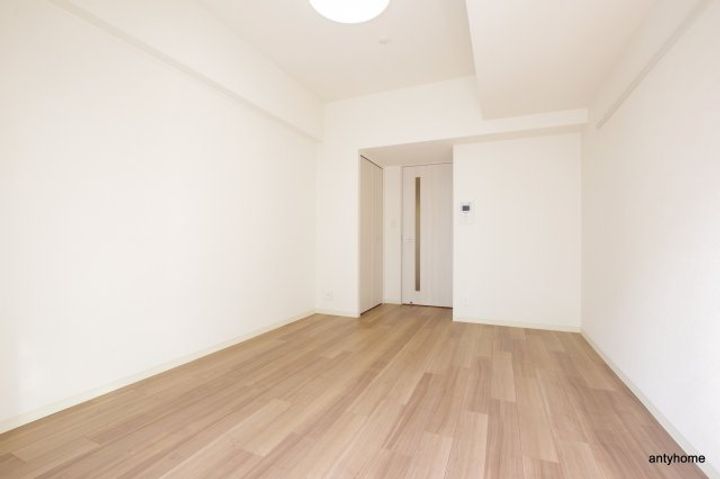 ディームス江坂の居間