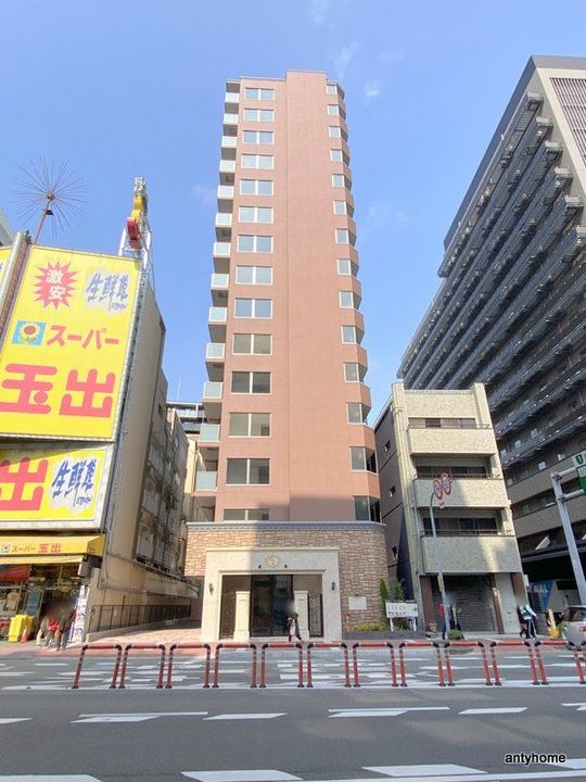 プレジオ恵美須の外観