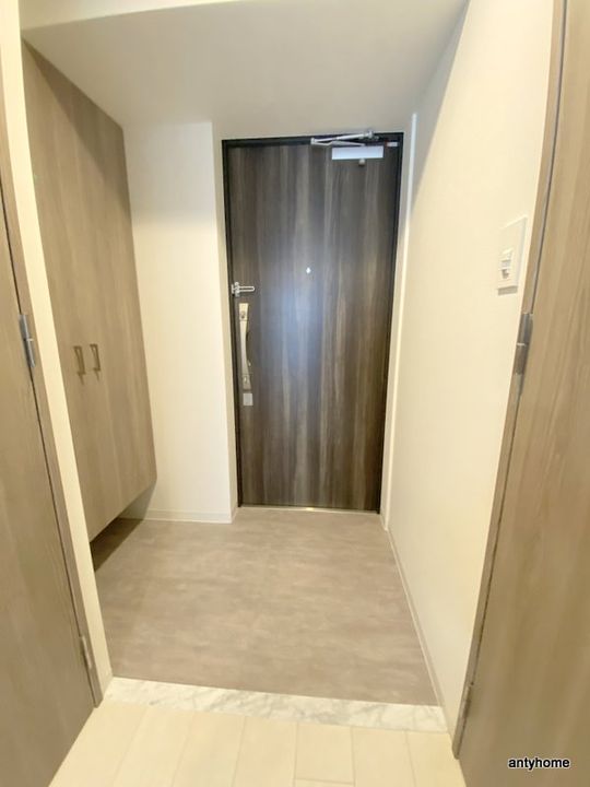 リヴェント福島野田の玄関