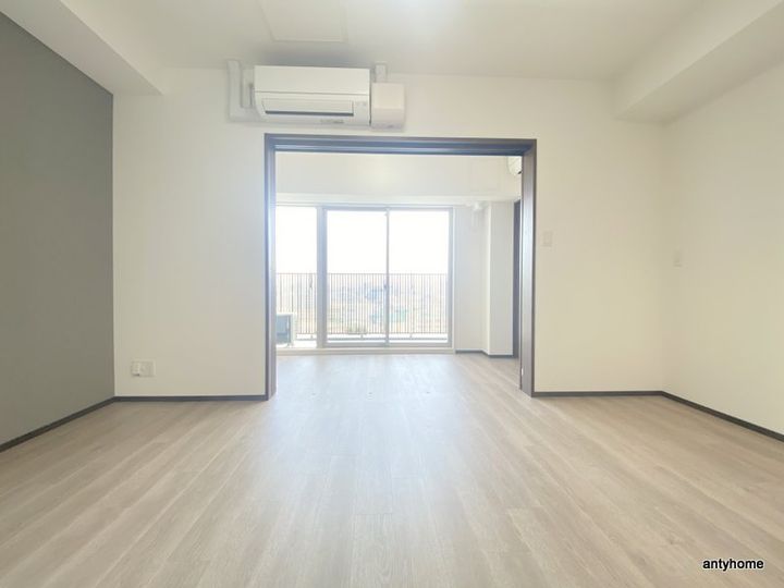 スプランディッドVIIの居間