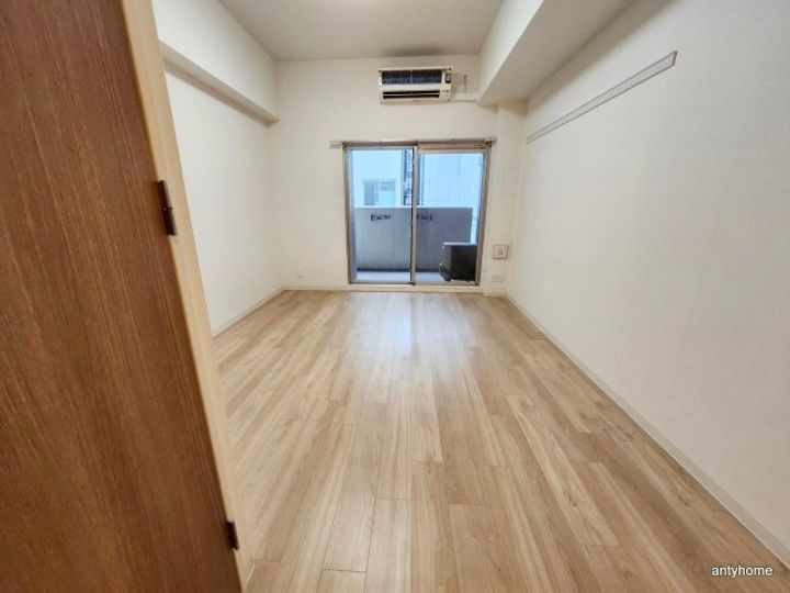 プレサンス堺筋本町駅前の居間