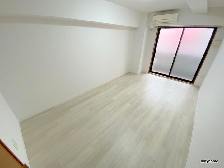 UresidenceUESHIOの居間