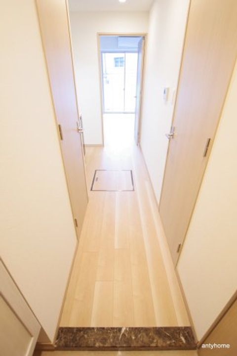 大阪府大阪市西区九条1丁目(マンション)の賃貸物件の玄関