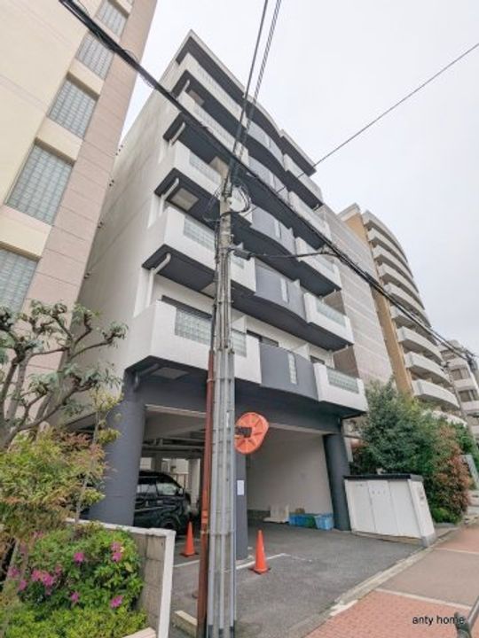 ロイヤルコート江坂の外観