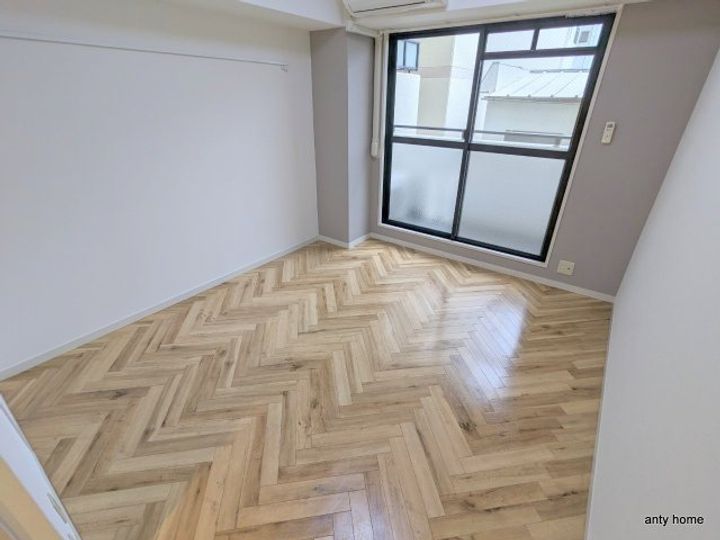 ロイヤルコート江坂の居間