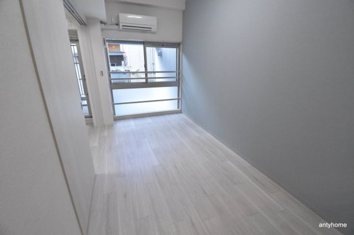 プレサンス堺筋本町ディスティニーの居間