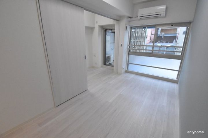 プレサンス堺筋本町ディスティニーの居間