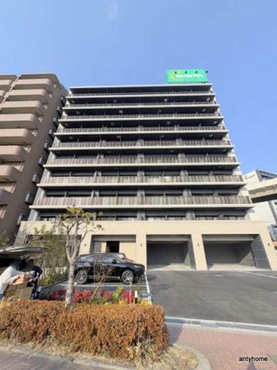 スプランディッドVIIIの外観