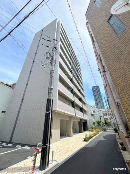 Alivis北梅田 の外観
