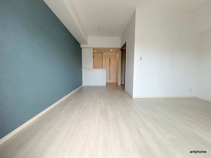 Alivis北梅田 の居間