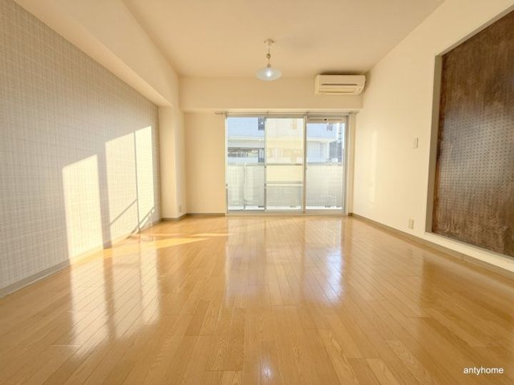 大阪府大阪市浪速区敷津東3丁目(マンション)の賃貸物件の居間