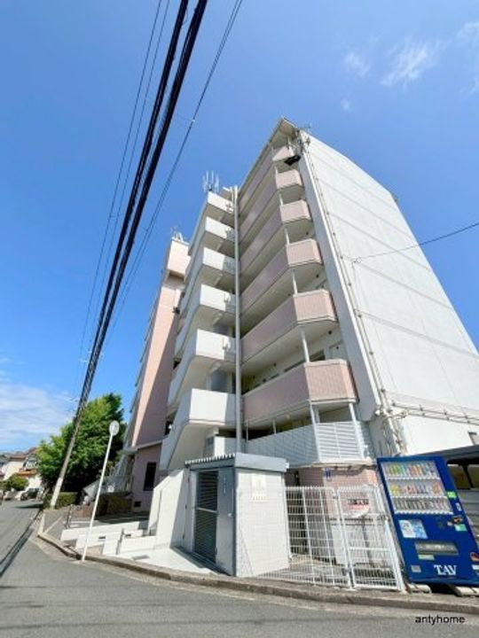 大阪府吹田市川園町(マンション)の賃貸物件の外観