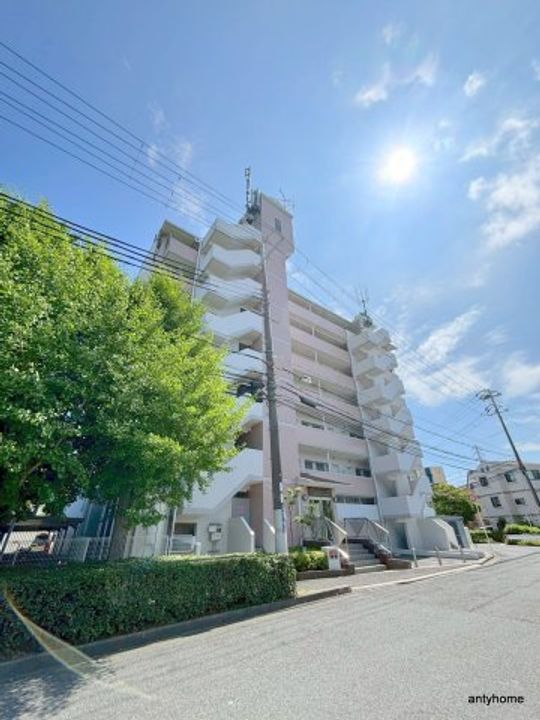 大阪府吹田市川園町(マンション)の賃貸物件の外観