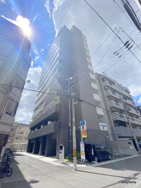 セレニテ難波ミラク壱番館の外観