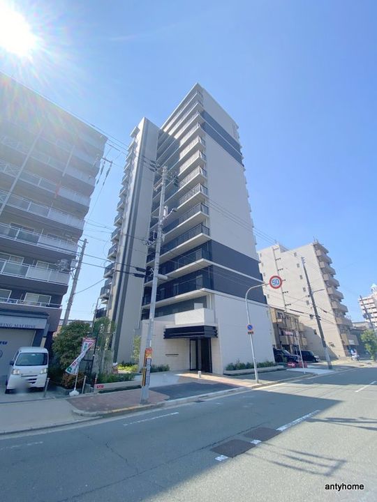スワンズシティ大阪エスクレアの外観