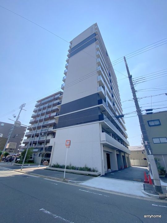 スワンズシティ大阪エスクレアの外観