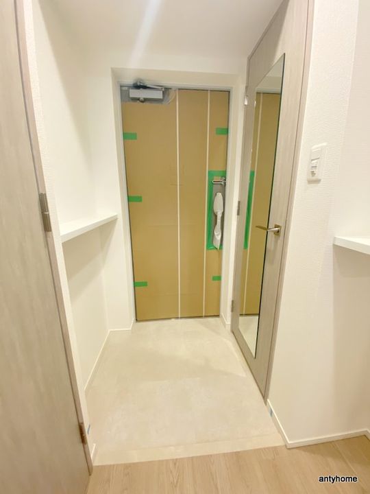 スプランディッド新大阪VIの玄関