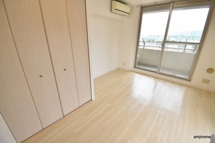 アーデン江坂2の居間