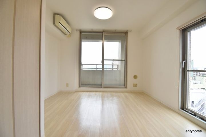 アーデン江坂2の居間