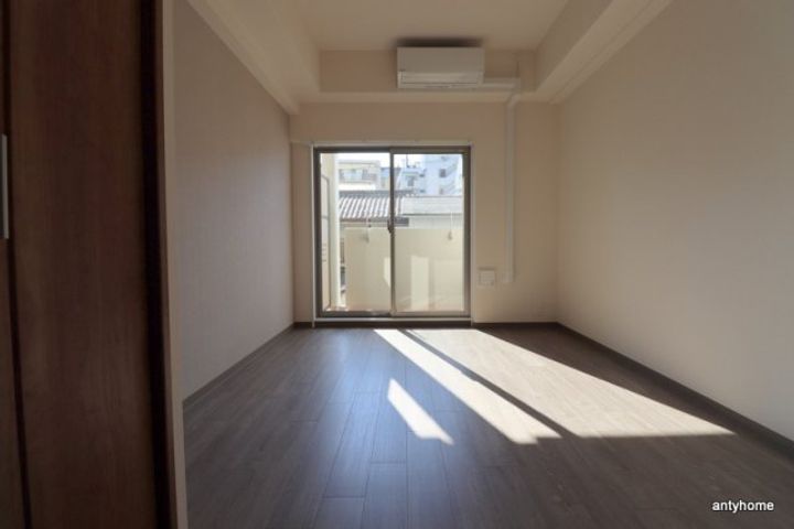 Quintet JOTONOEの居間